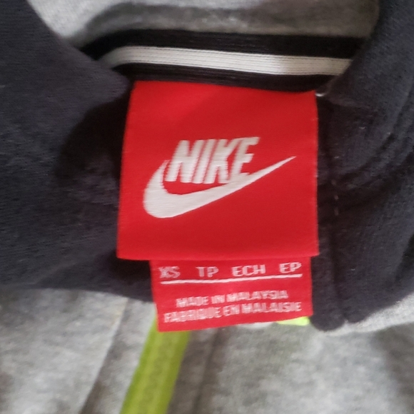 Boys youth XS Nike sweatshirt. - Picture 4 of 4
